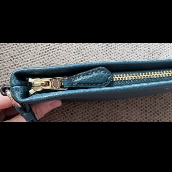SOLD Coach Teal Card Wallet Wristlet Fits A Phone Aqua Turquoise - Picture 5 of 5